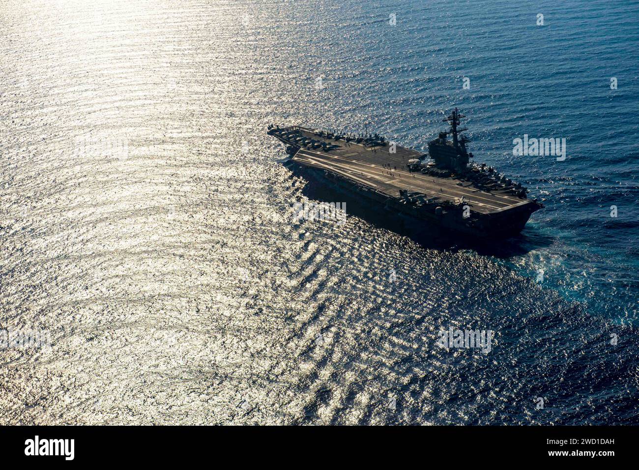 Der Flugzeugträger USS George H.W. Bush durchquert das Mittelmeer. Stockfoto