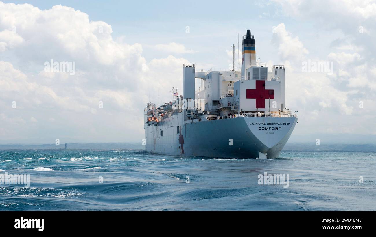 Das Krankenhaus-Schiff USNS Comfort im Karibischen Meer. Stockfoto