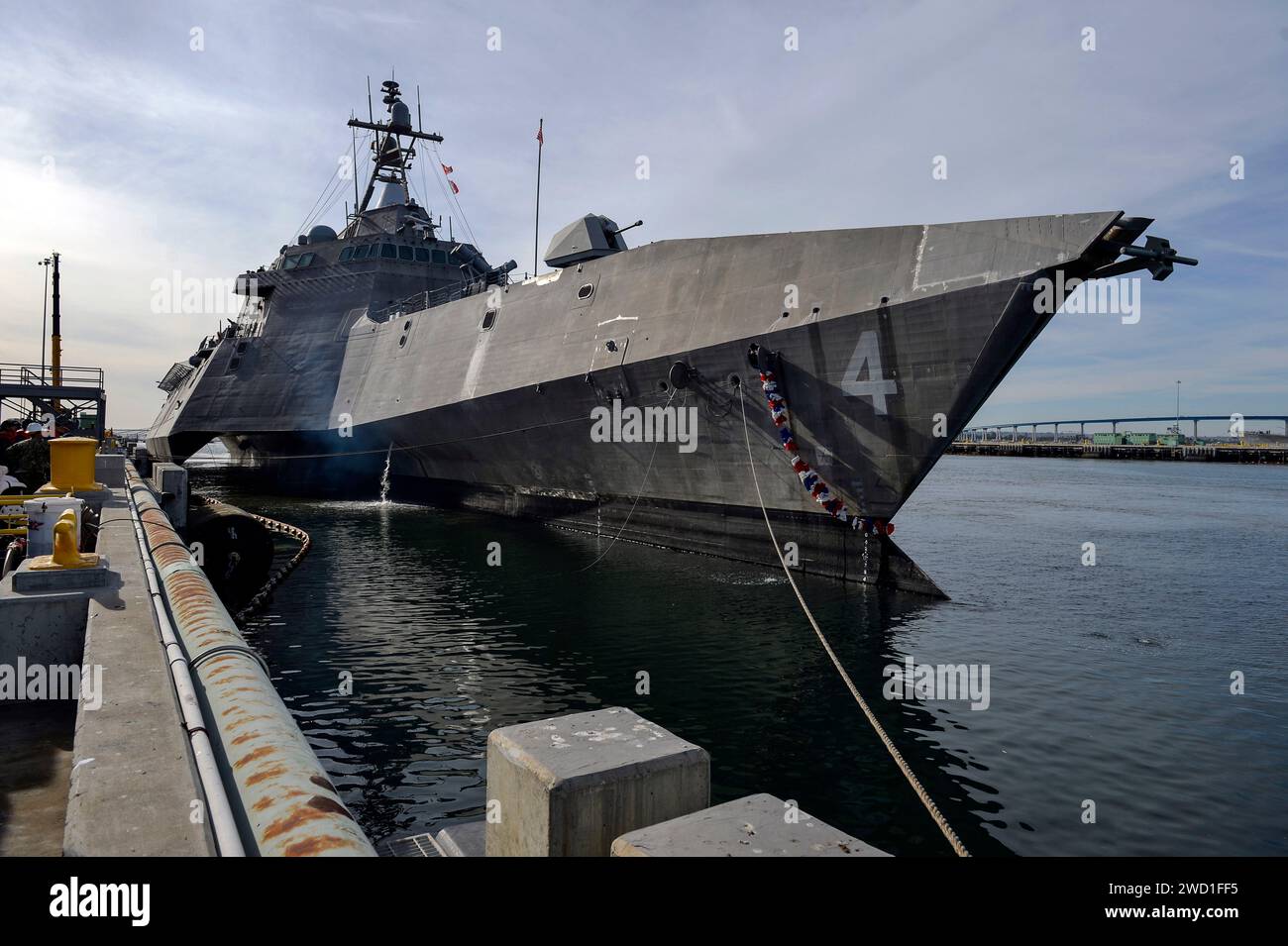 Das Küstenschiff USS Coronado kehrt zu seinem Heimathafen San Diego zurück. Stockfoto