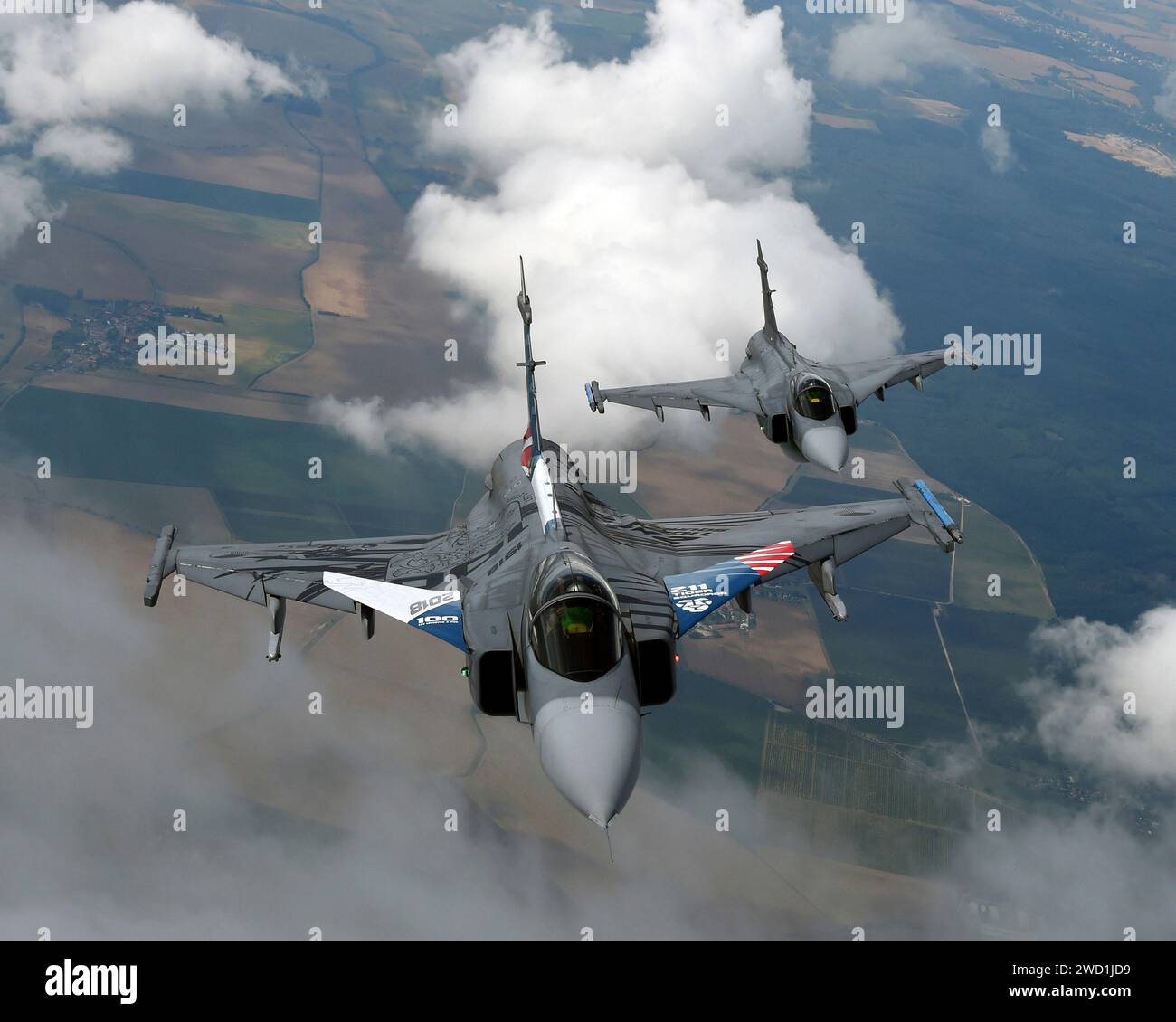 JAS-39 Gripen Jets der tschechischen Luftwaffe führen Luft-Luft-Übungen durch. Stockfoto