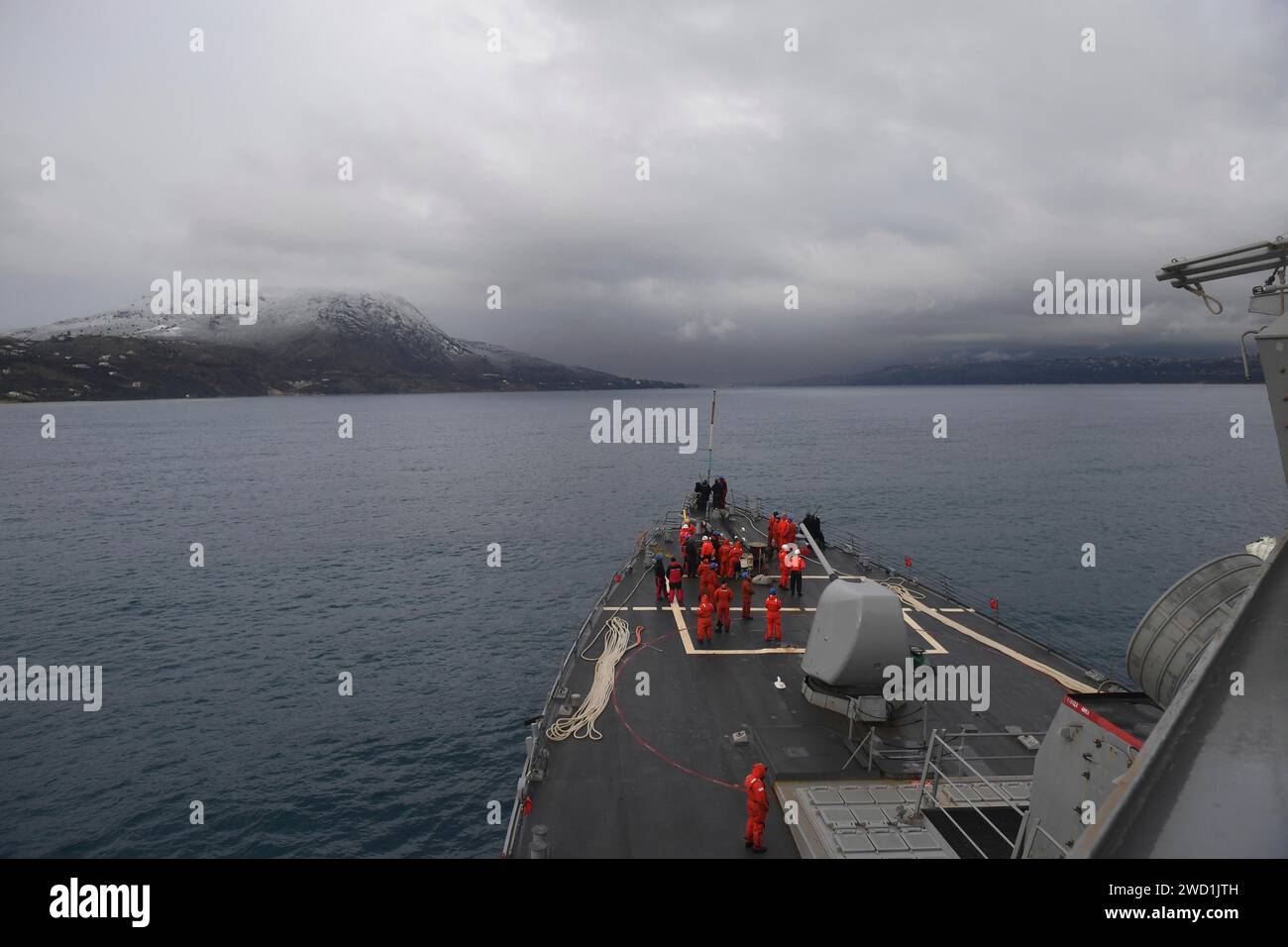 Der gelenkte Raketenzerstörer USS Porter, während das Schiff in die Souda Bay in Griechenland einfährt. Stockfoto