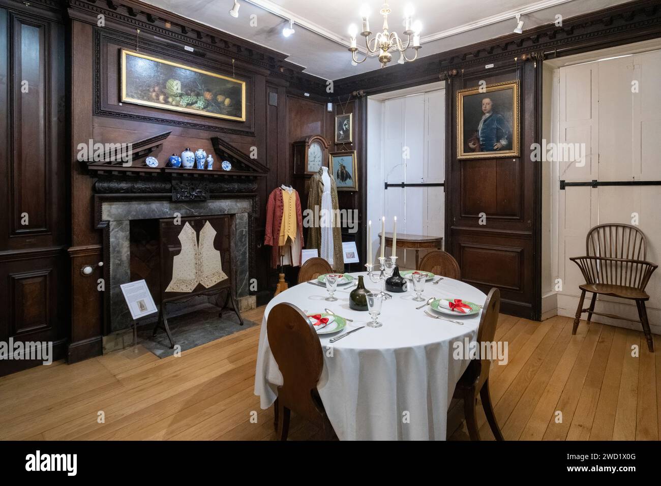 Museum of Farnham Interior mit Ausstellungen zur lokalen Geschichte, eine Besucherattraktion in Farnham Town, Surrey, England, Großbritannien Stockfoto