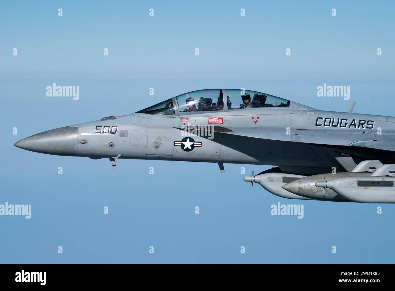Ein E/A-18G Growler der US Navy fliegt über den Zuständigkeitsbereich des US-Zentralkommandos. Stockfoto