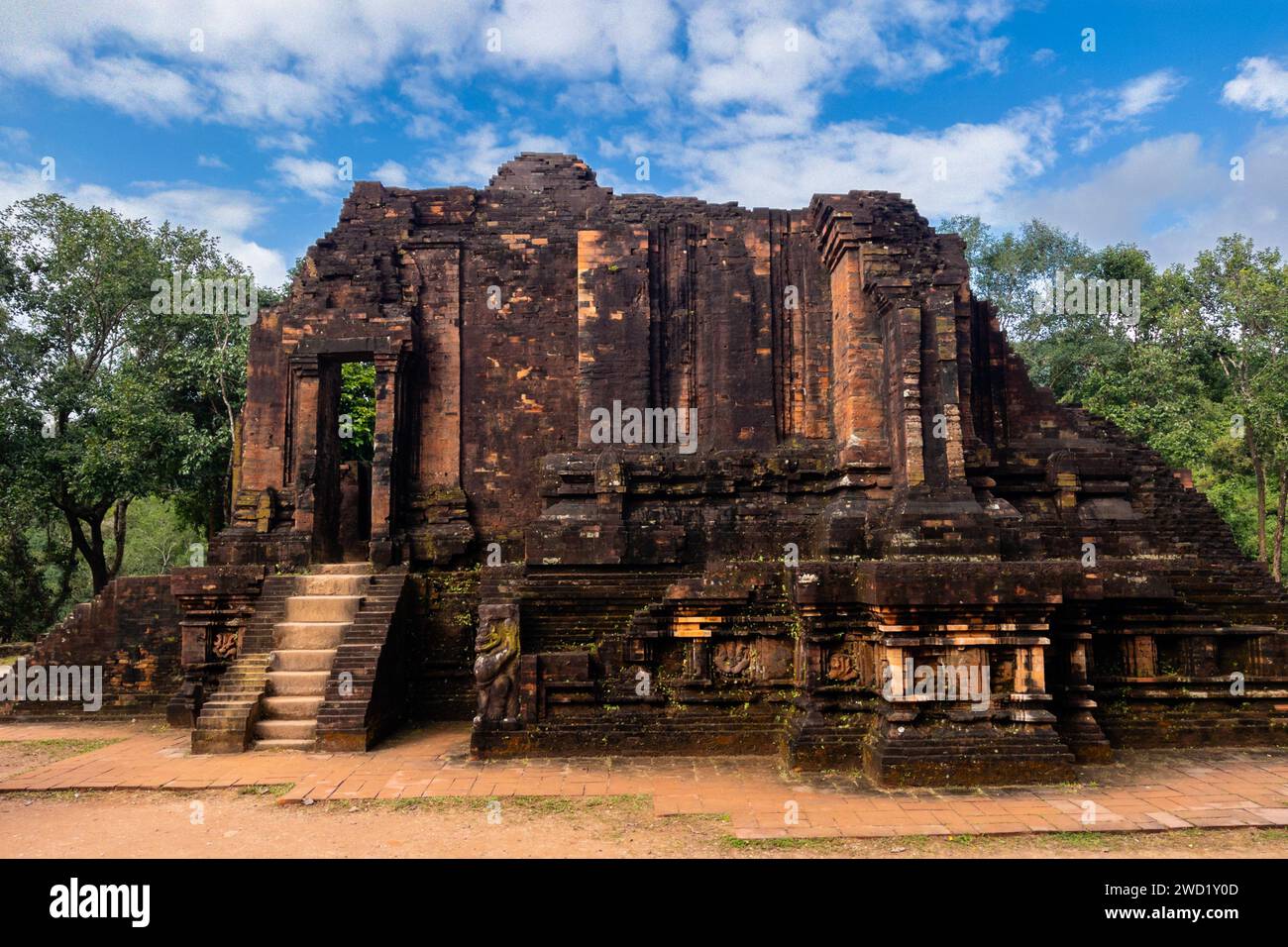 Das Heiligtum meines Sohnes hat die Shaiva-Hindu-Tempel in Zentral-Vietnam ruiniert Stockfoto