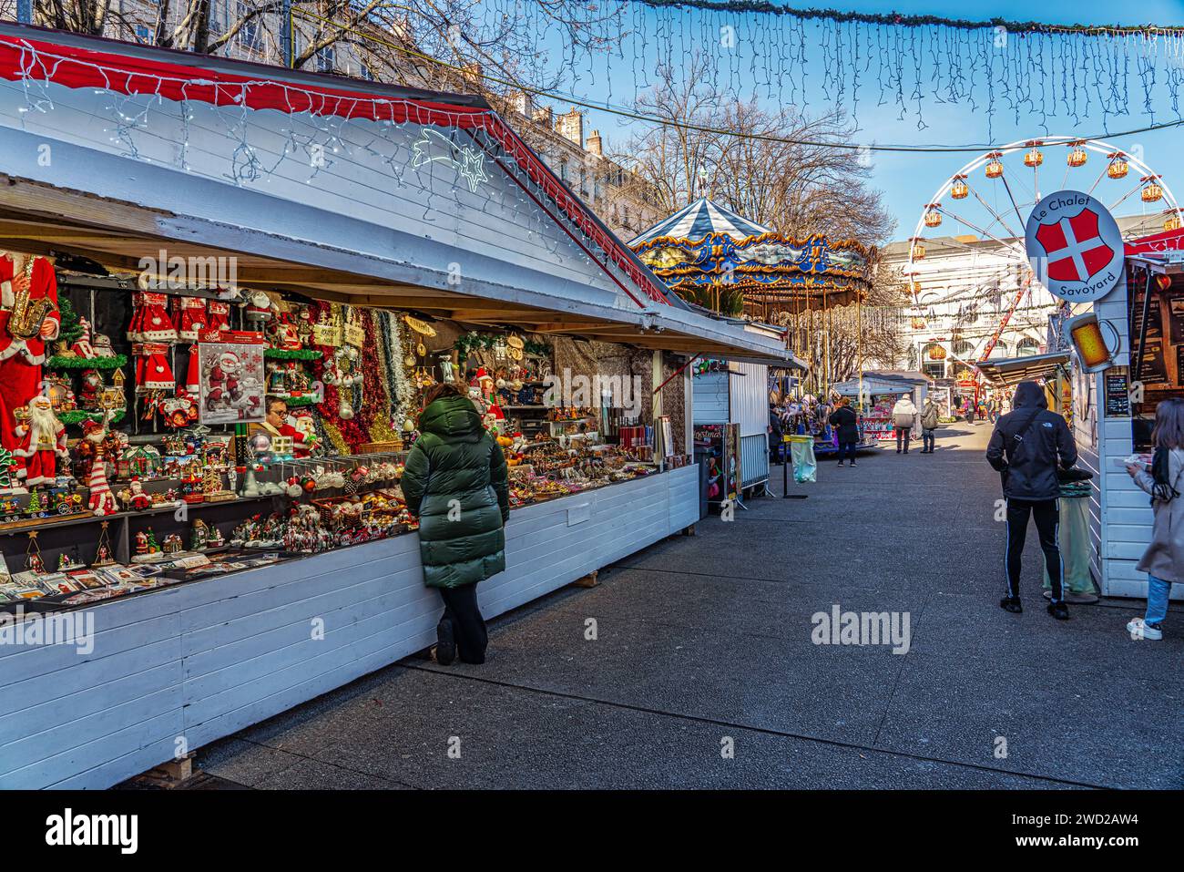 Weihnachtsmärkte am Place de l'Hôtel de Ville in Saint-Etienne. Saint-Etienne, Region Auvergne-Rhône-Alpes, Frankreich, Europa Stockfoto