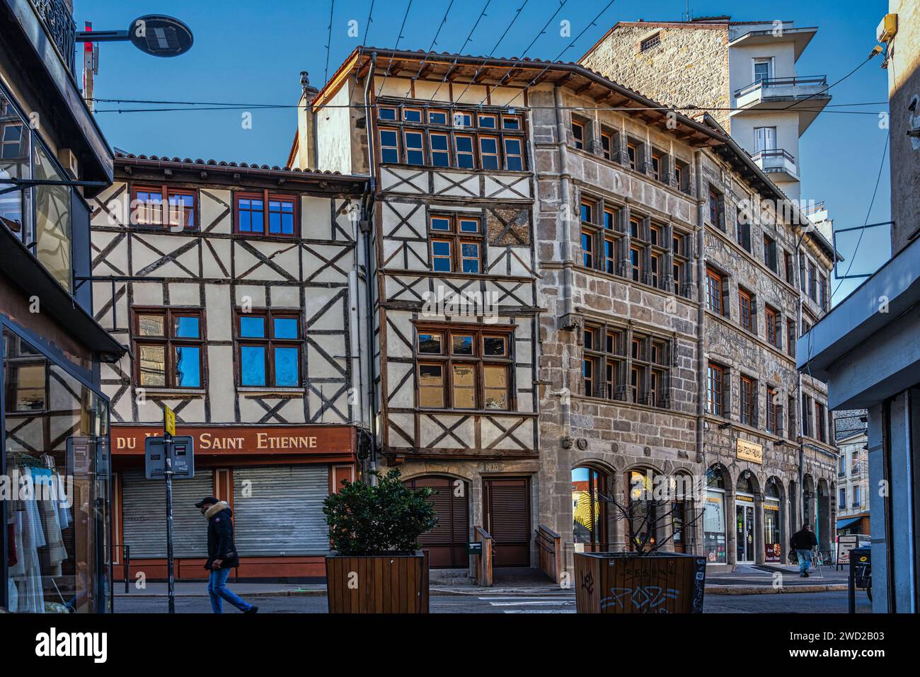 Die Fachwerkfassade der Renaissance-Residenz des Kaufmanns Chamoncel ist heute das Haus des Erbes und der Briefe. Saint-Etienne, Francia Stockfoto