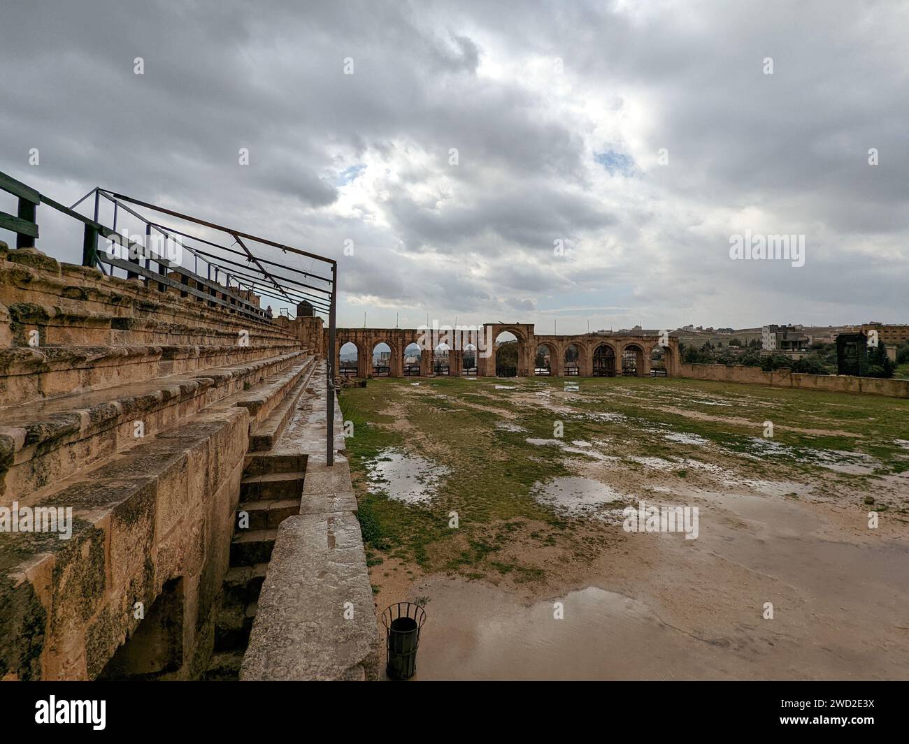 Antike römische Bauten in Jerash Stadt, Gerasa, Jordanien, hippodrom, Amphitetheater, Theater und Säulen der antiken römischen Zivilisation aus Sand Stockfoto