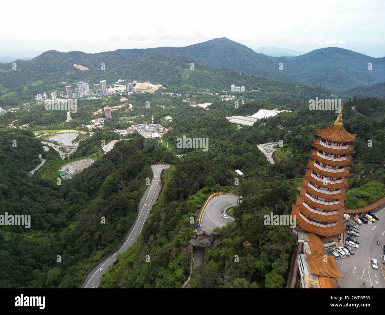 Ein Blick aus der Vogelperspektive auf den Chin Swee Tempel in der Genting Highlands Gegend von Malaysia Stockfoto