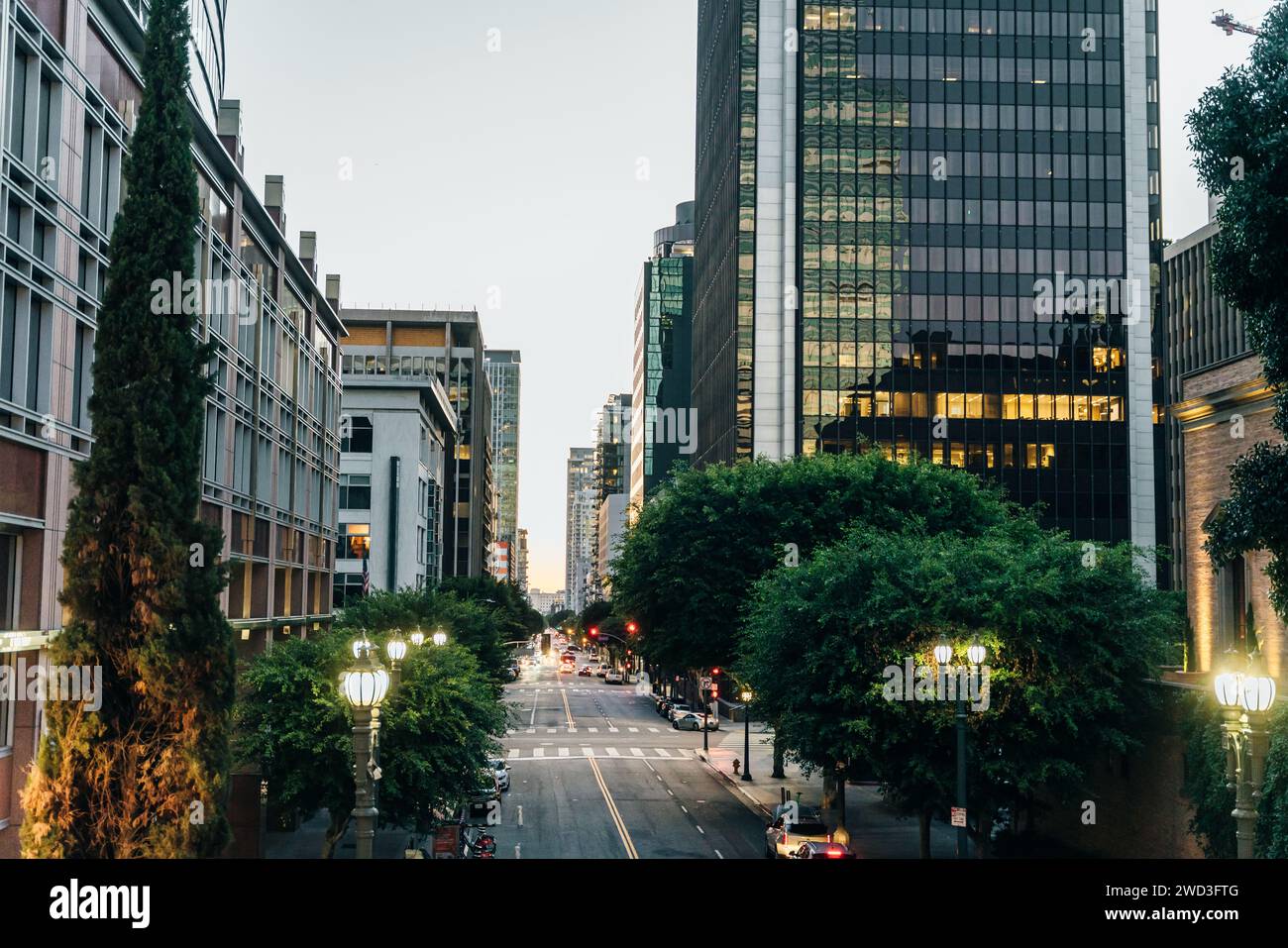 Blick auf die Straße von der Los Angeles Public Library. Hochwertige Fotos Stockfoto