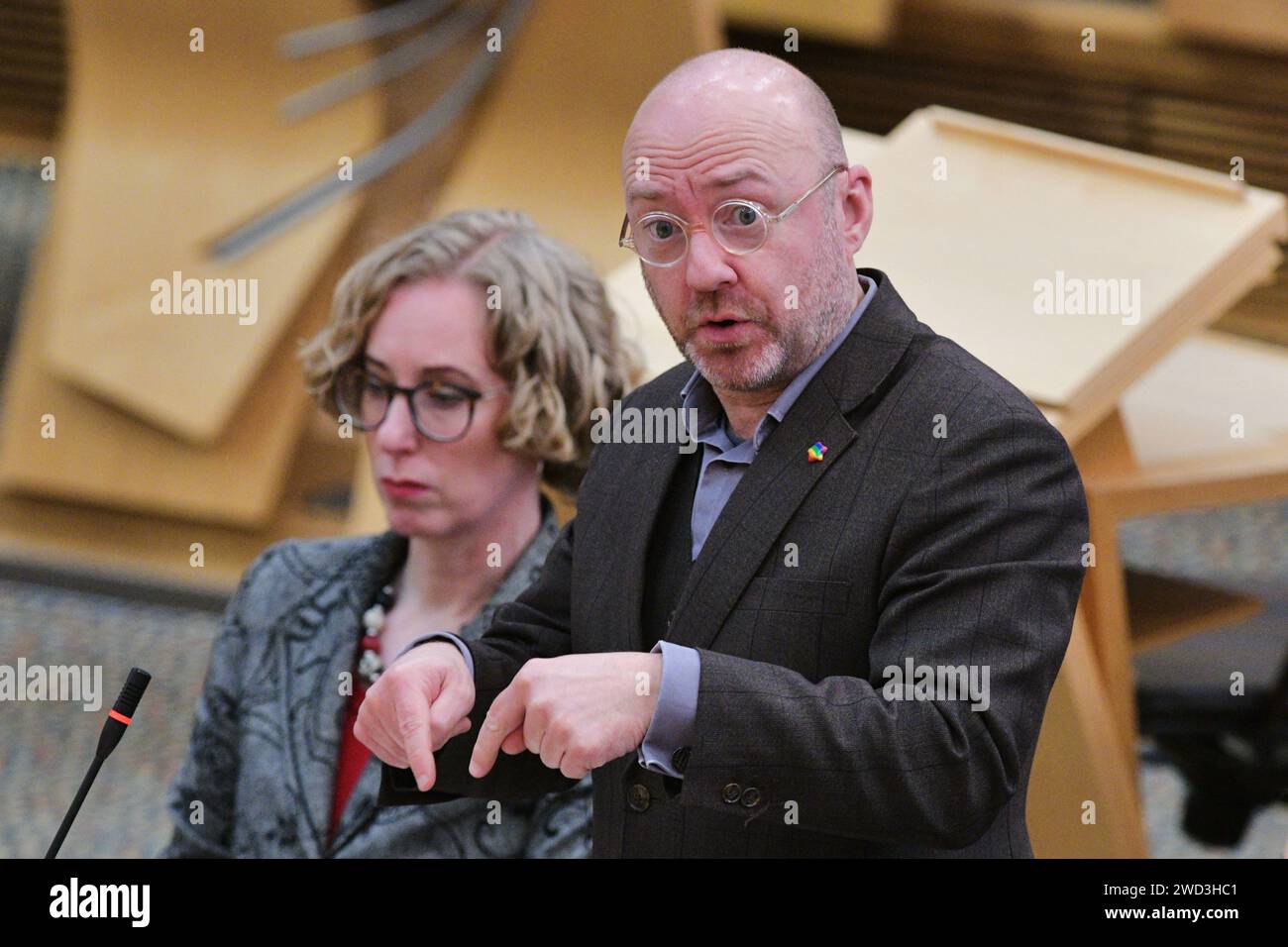 Edinburgh Schottland, Vereinigtes Königreich 18. Januar 2024. Minister für CO2-freie Gebäude, aktives Reisen und Mietrechte Patrick Harvie MSP im schottischen Parlament. Credit sst/alamy Live News Stockfoto