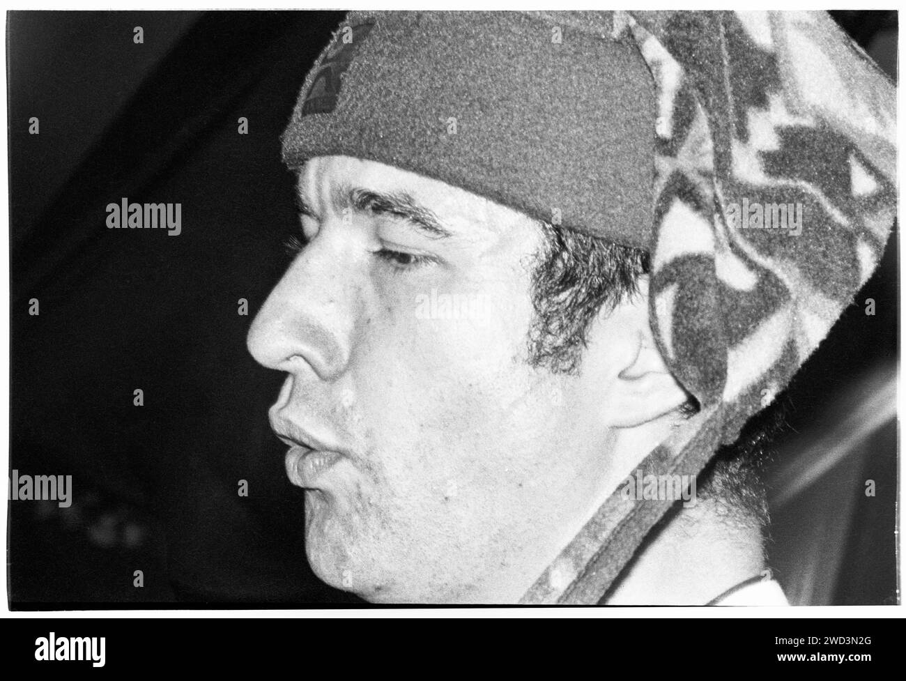 THE GRID, TECHNO BAND, 1994: Richard Norris von der Tanzmusikband The Grid, die am 4. Oktober 1994 am Cardiff University Terminal in Cardiff, Wales spielte. Foto: Rob Watkins. INFO: The Grid, ein britisches Duo für elektronische Musik, das 1988 gegründet wurde, bestand aus Richard Norris und Dave Ball. Bekannt für ihre Techno-Pop-Hits wie „Swamp Thing“, verschmolzen ihr innovativer Sound nahtlos elektronische Elemente und kreierten tanzbare und atmosphärische Tracks, die die elektronische Musiklandschaft der späten 80er und 90er Jahre prägten Stockfoto