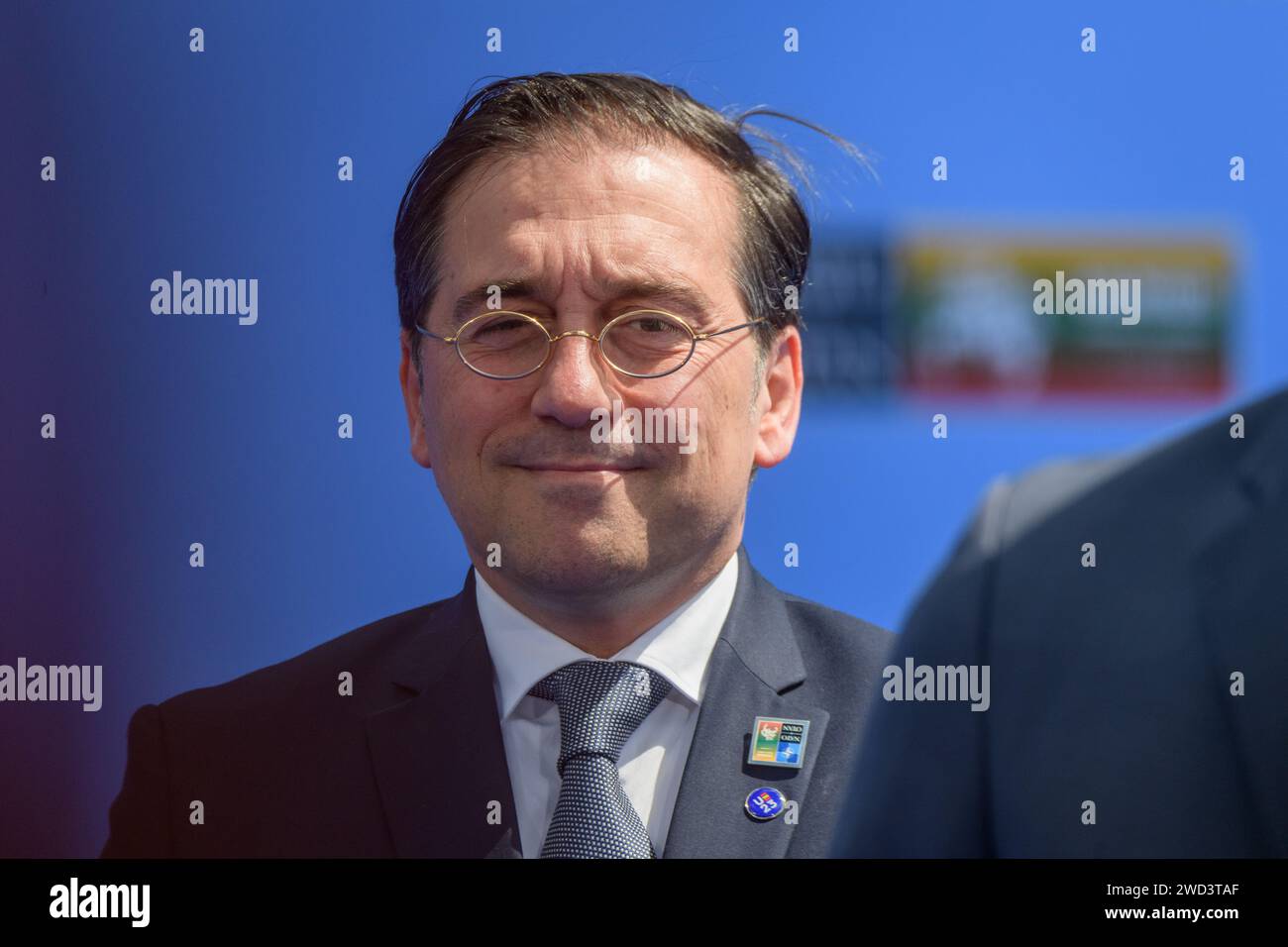 VILNIUS, LITAUEN. Juli 2023. José Manuel Albares Bueno, Minister für auswärtige Angelegenheiten Spaniens, vor der Haustür des NATO-GIPFELS 2023. Vilnius, Litauen. Stockfoto