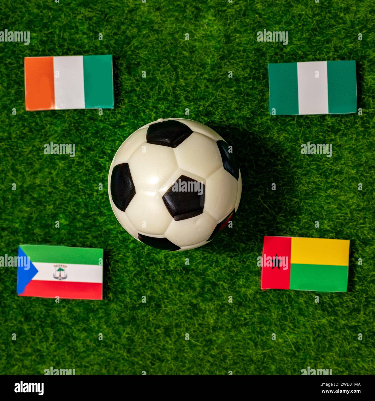 Flaggen der Teams, die an der Gruppe A des Afrikanischen Völkercups 2024 teilnehmen. Äquatorialguinea, Elfenbeinküste, Nigeria, Guinea-Bissau. Stockfoto