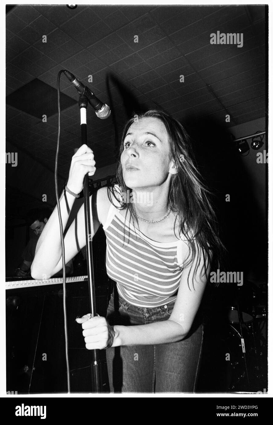 Sängerin Marijne van der Vlugt von der Band Salad, die am 8. April 1994