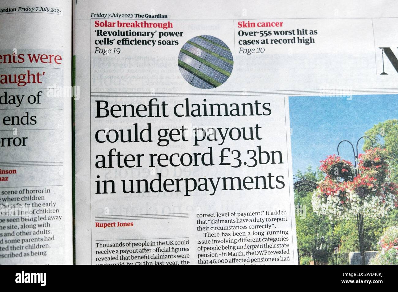 „Sozialleistungsansprüche konnten nach Rekordhöhe von 3,3 Mrd. £ an Unterzahlungen ausbezahlt werden“ Guardian Zeitung Headline Benefits artikel 7 Juli 2023 London Großbritannien Stockfoto