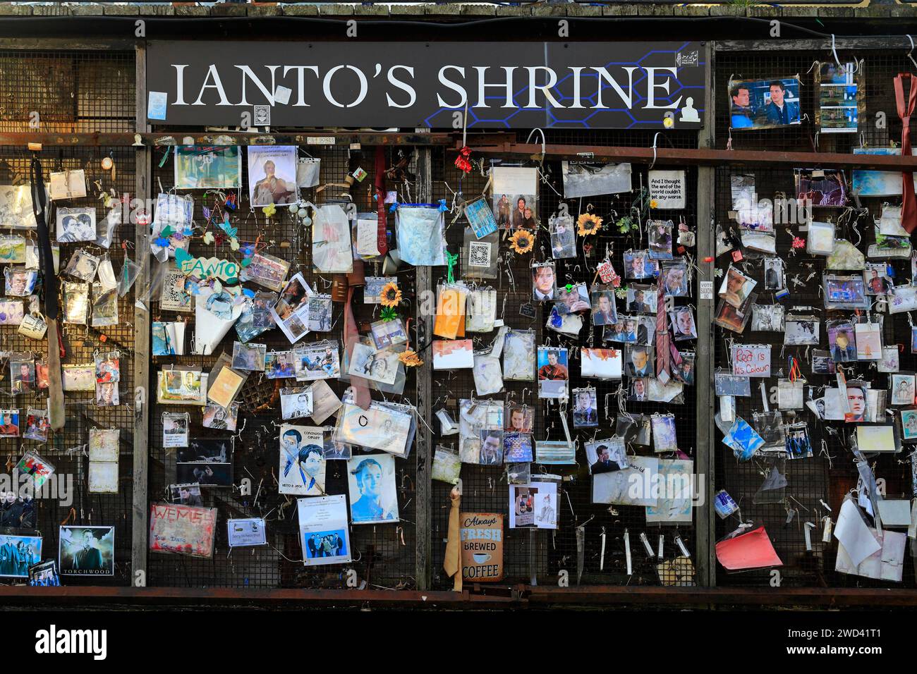 Torchwood - Ianto's Shrine am Ufer der Cardiff Bay, aufgenommen im Januar 2024. Stockfoto