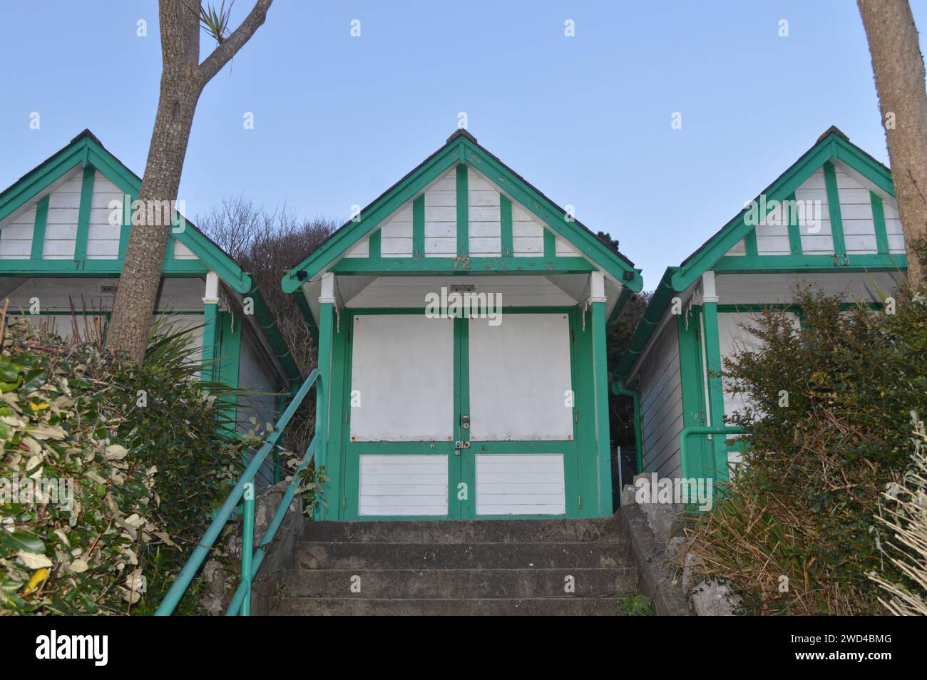 Strandhütten in Langland Bay, Swansea. Januar 2024. Stockfoto