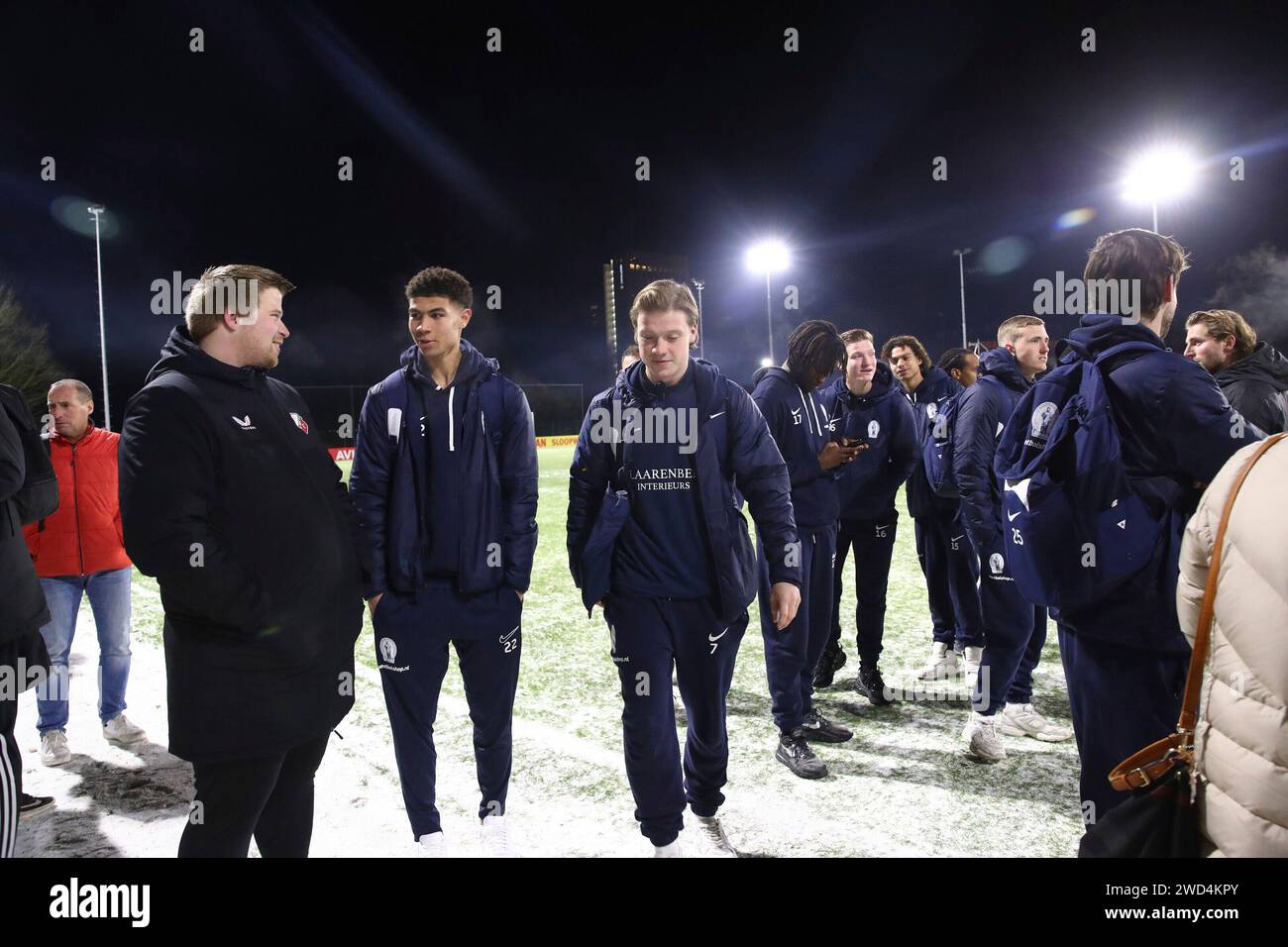 Utrecht, Niederlande. Januar 2024. UTRECHT, NIEDERLANDE - 18. JANUAR: Tim Pieters von USV Hercules auf dem gefrorenen Feld beim TOTO KNVB Cup Spiel zwischen USV Hercules und SC Cambuur im Sportpark Zoudenbalch am 18. Januar 2024 in Utrecht, Niederlande. (Foto: Ben Gal/Orange Pictures) Credit: dpa/Alamy Live News Stockfoto