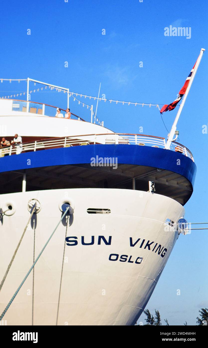 Sun Viking Kreuzfahrtschiff in Nassau CA. Ende der 1990er Jahre Bitte schreiben Sie der Fotografin Joan Iaconetti zu. Stockfoto