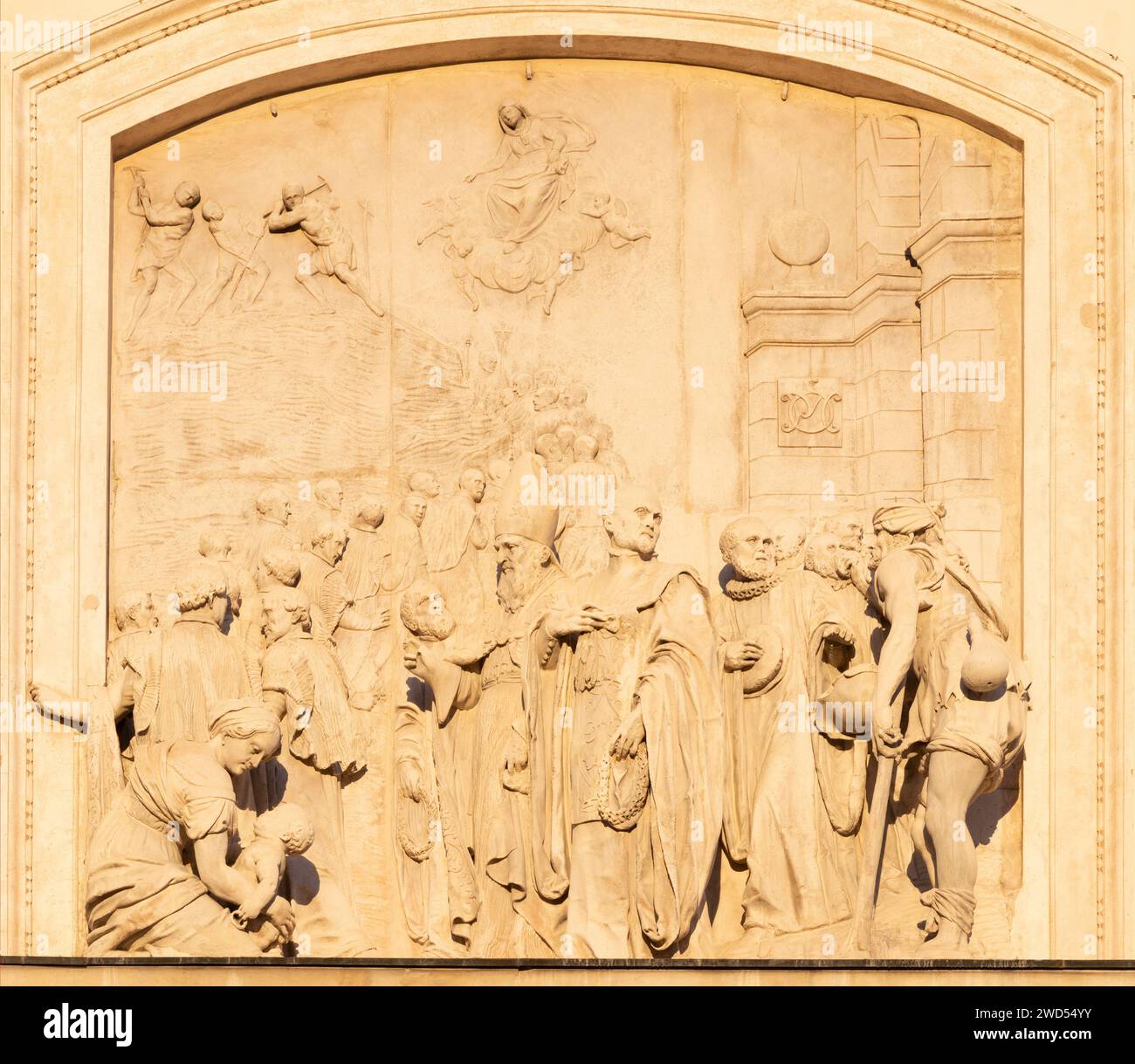 Vicenza - das Relief der Grundsteinlegung des Heiligtums an der Fassade der Kirche Santuario Santa Maria di Monte Berico Stockfoto