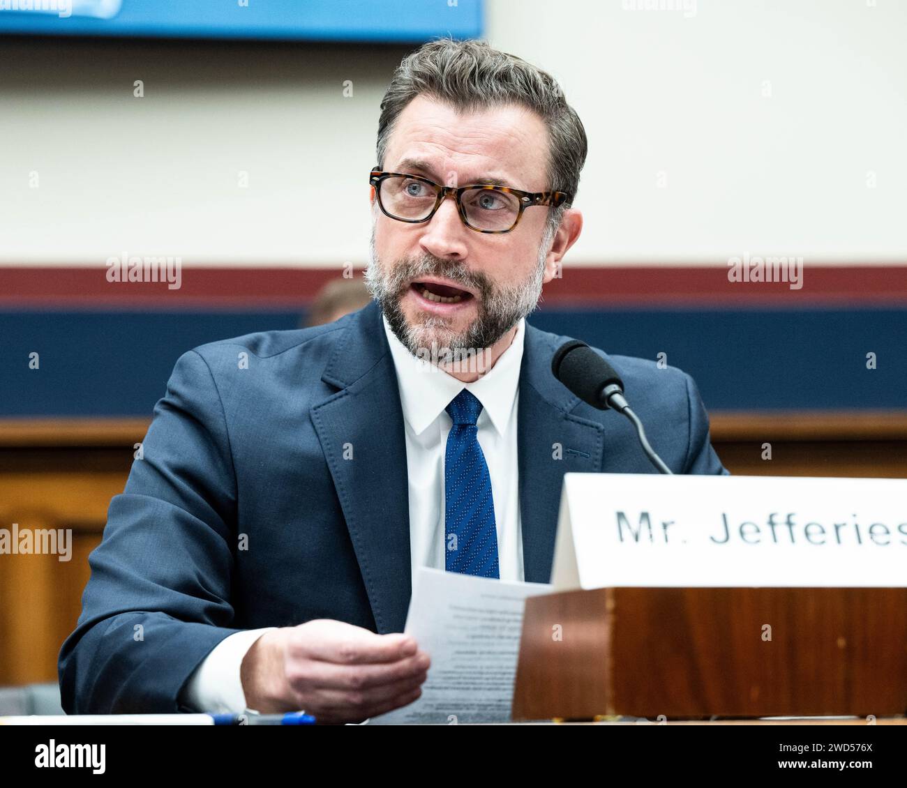 Washington, Usa. Januar 2024. Ian Jefferies, Präsident und CEO der Association of American Railroads, sprach bei einer Anhörung des Unterausschusses für Eisenbahn, Pipelines und Gefahrstoffe des House Committee on Transport and Infrastructure im US Capitol. (Foto: Michael Brochstein/SIPA USA) Credit: SIPA USA/Alamy Live News Stockfoto