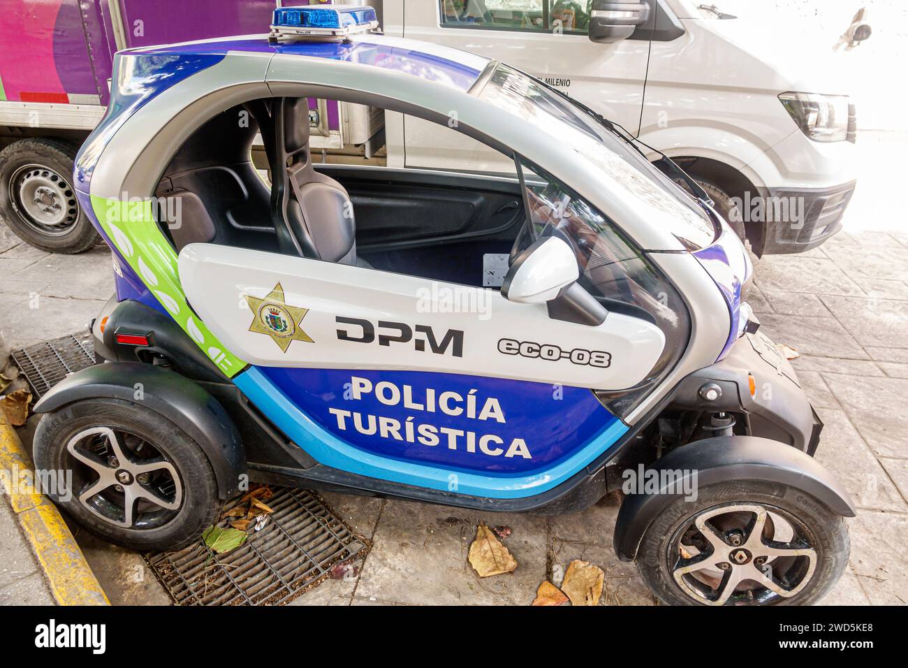 Merida Mexico, Centro Historico Central Historico Central Historico, Touristenpolizeifahrzeug, Elektro-EV, Calle 60, Schilder Informationen, Promotion, Mexica Stockfoto