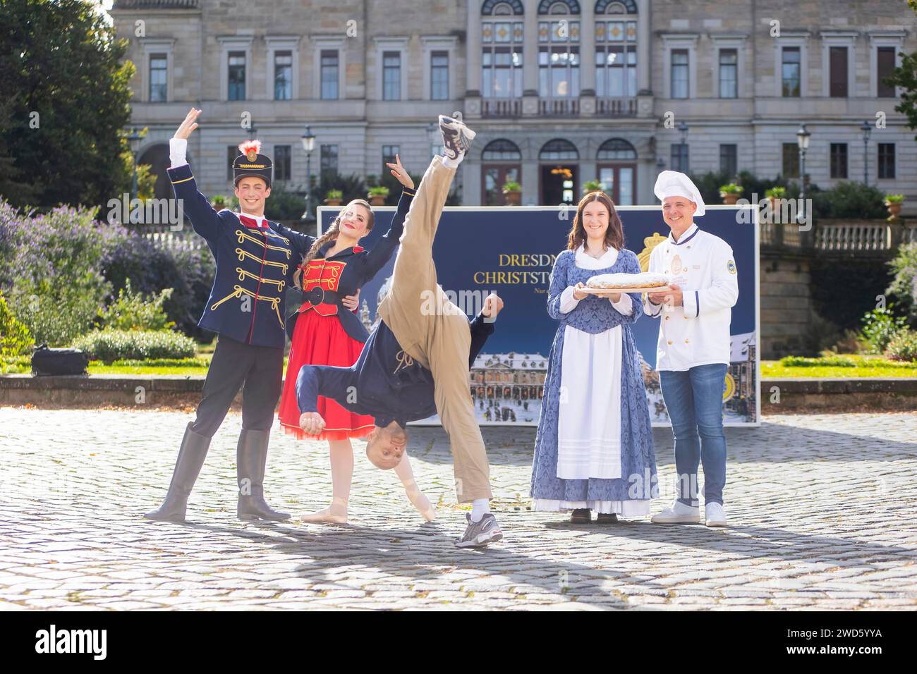 Ballett trifft Breakdance: Mit 100 Schlägen pro Minute in die Stollensaison bringen Dresdner Stollenbäcker den Stollen und den Saxonz tanzen.Annalisa Stockfoto