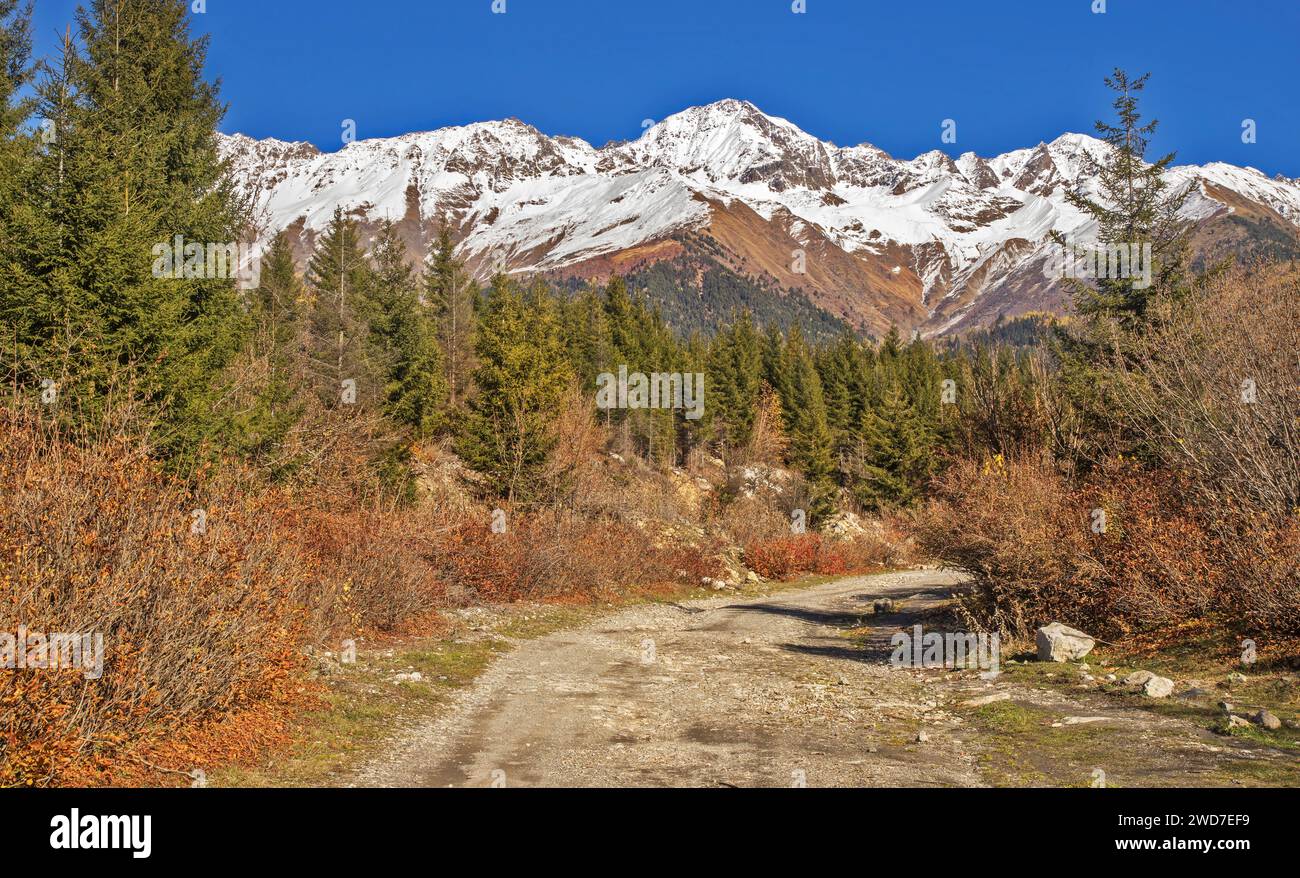 Landschaft in der Nähe von Mestia. Samegrelo-Zemo. Svaneti. Georgien Stockfoto