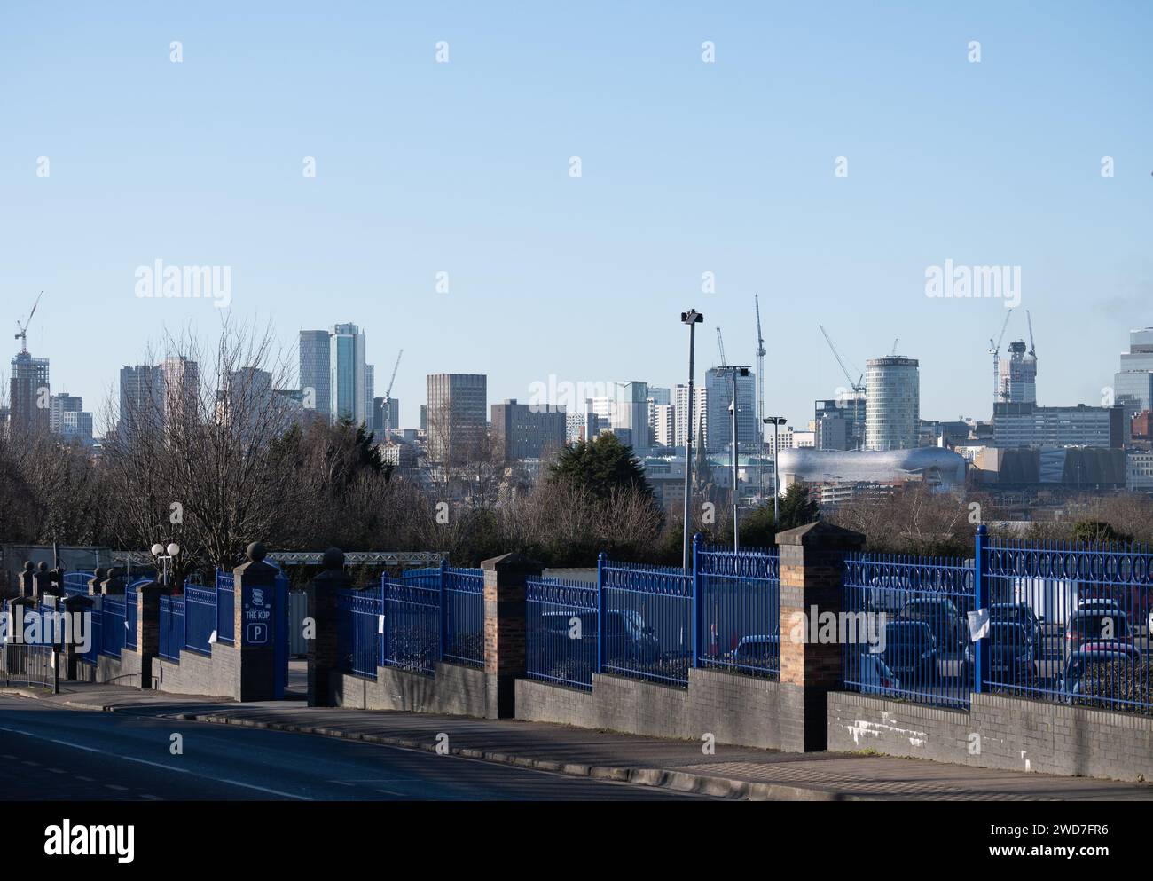 Blick auf das Stadtzentrum von Birmingham aus der Nähe von St. Andrew's Football Ground, Bordesley Green, Birmingham, UK Stockfoto