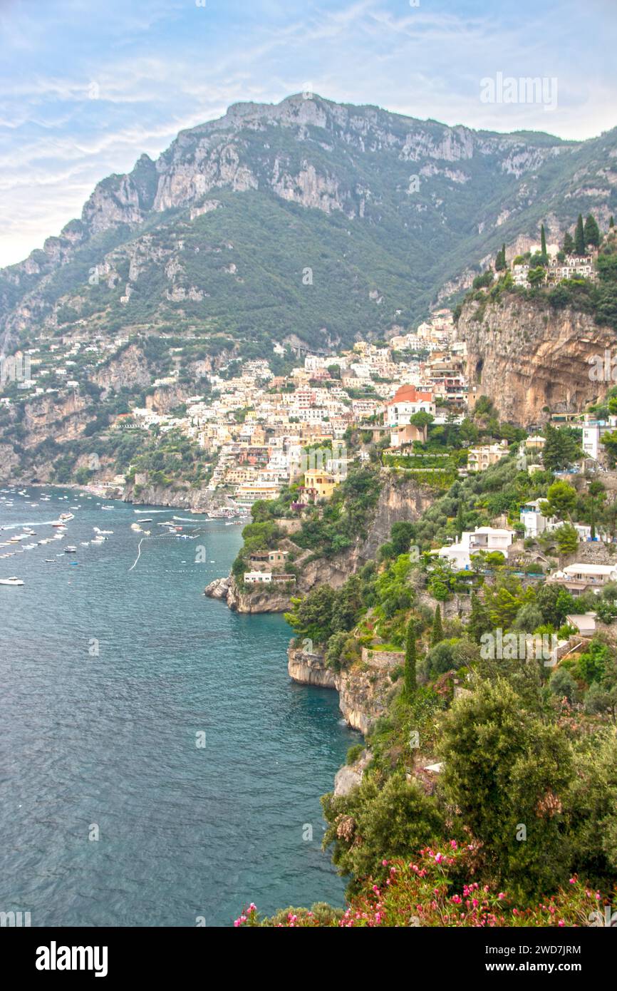 Landschaft der Amalfiküste und Positano Stockfoto