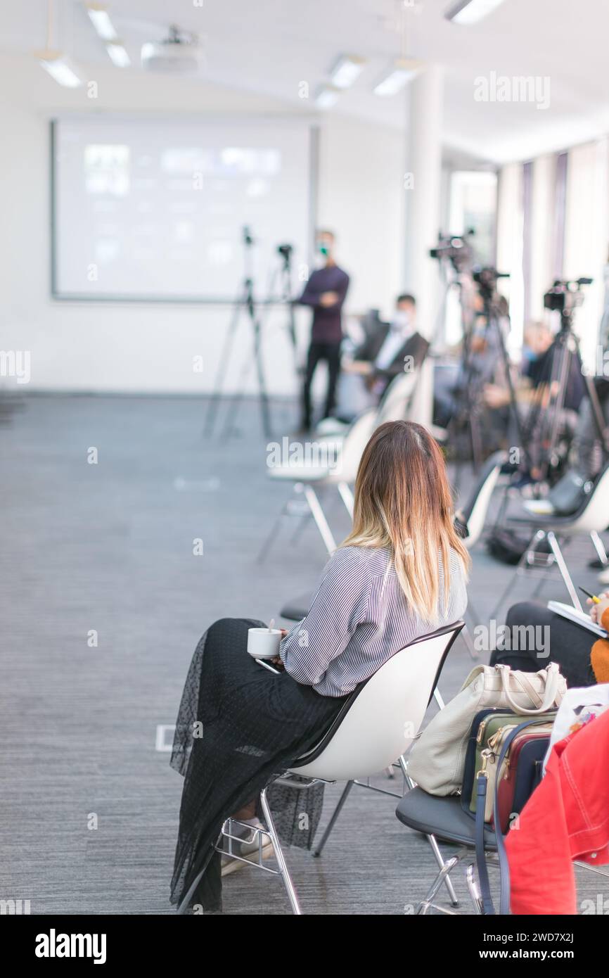 Personen, die an einem Workshop-Seminar teilnehmen Stockfoto