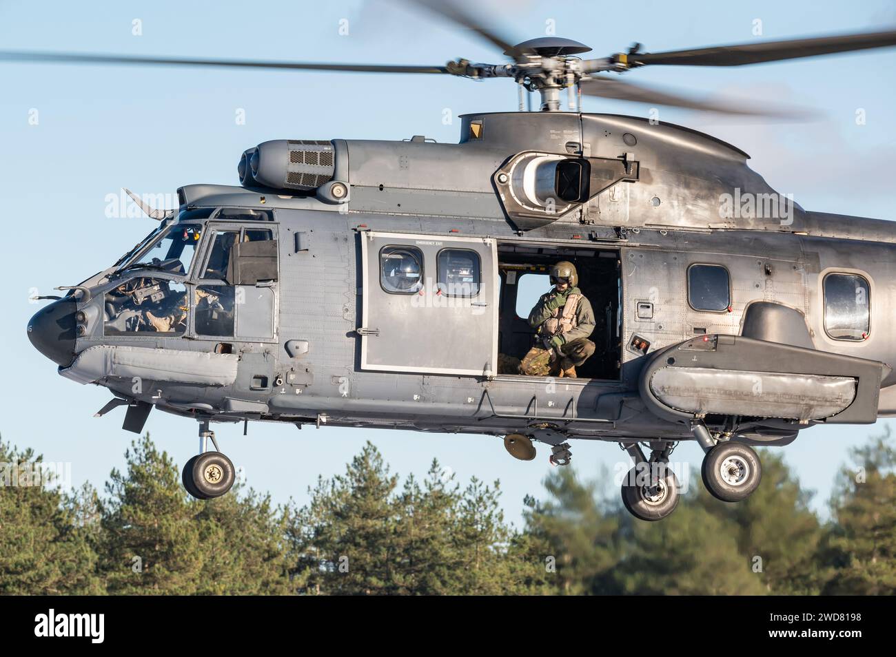 Ein Eurocopter AS532 Cougar Militärhubschrauber der 300th Squadron der Rpyal Netherlands Air Force. Stockfoto