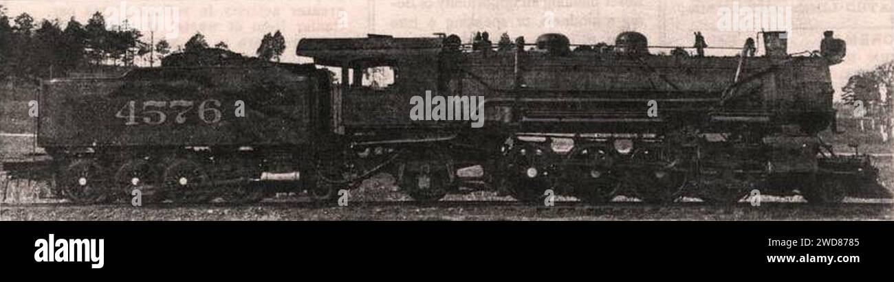 2-8-2 2-8-0 Duplex-Dampflokomotive -4576 – Lokomotivleistung durch indigene Methode erhöht, Southern News Bulletin, April 1917 (zugeschnitten). Stockfoto