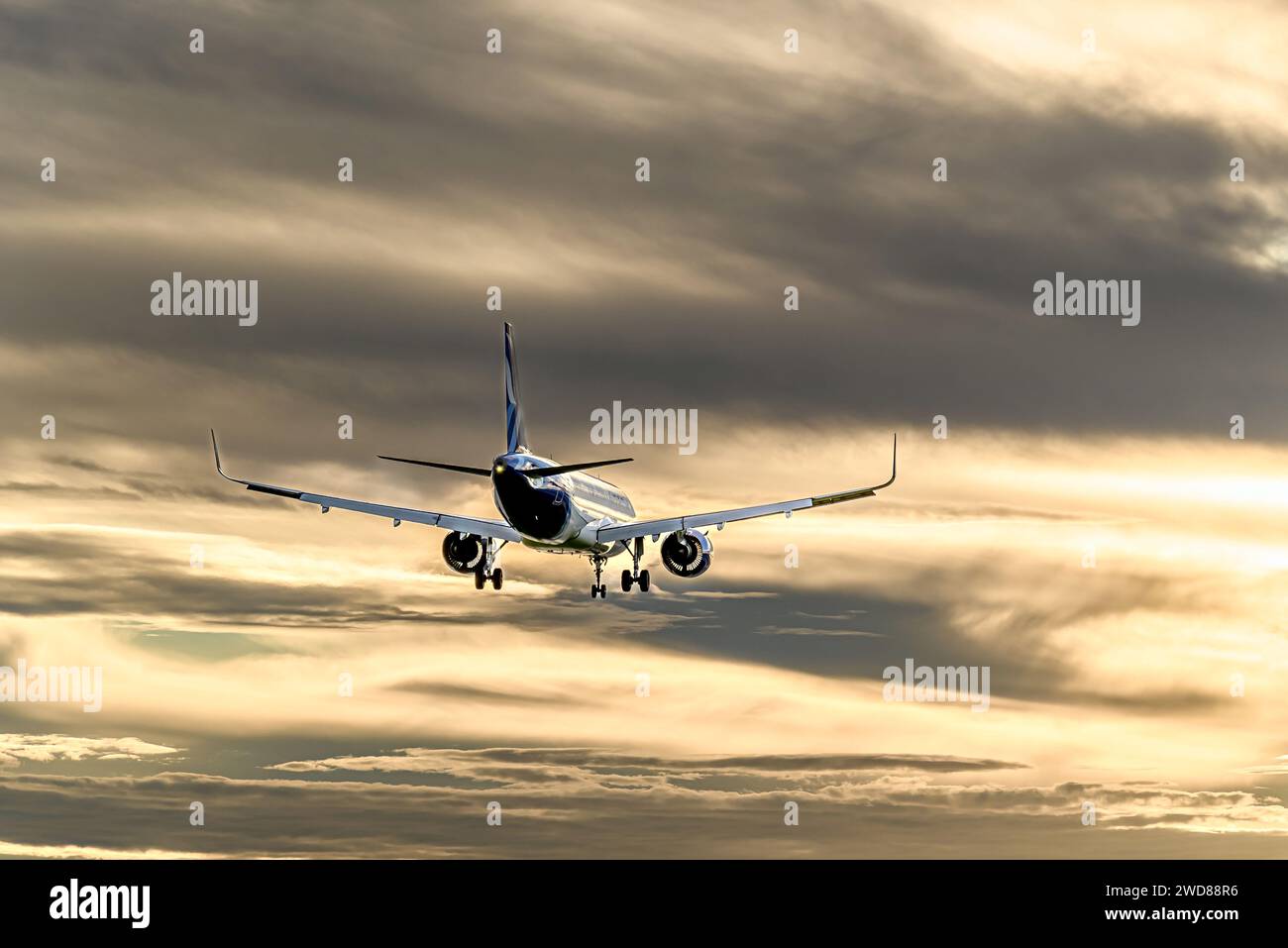 Barcelona, ​​Spain; 1. November 2023: Airbus A320 der Aegean Airlines landet auf dem Flughafen Josep Tarradellas Barcelona-El Prat Stockfoto