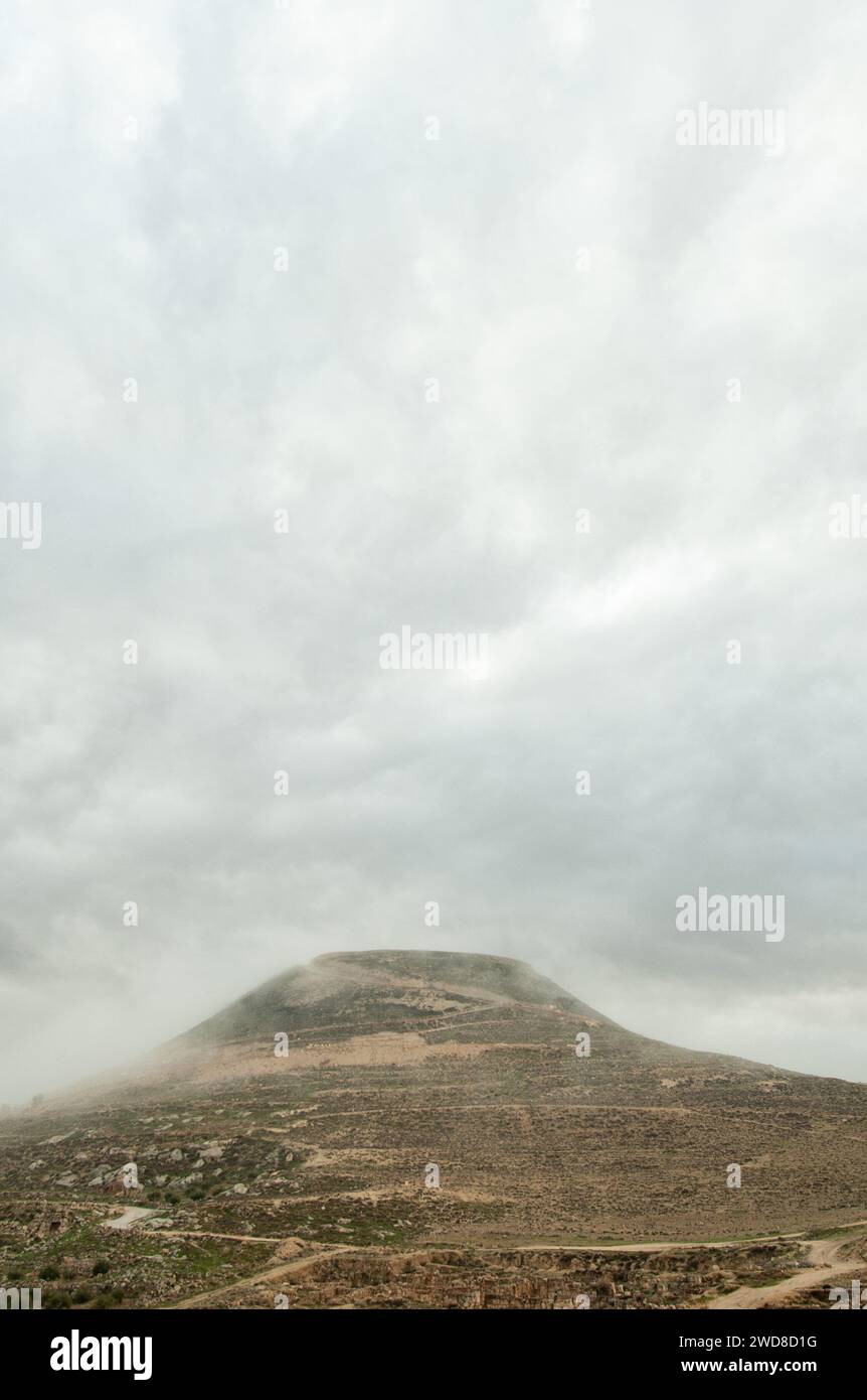 Herodion, oder Dschabal al al-Fureidis, ist eine alte Festung südlich von Jerusalem und Bethlehem, die von König von Judäa Herodes dem Großen Betwe erbaut wurde Stockfoto