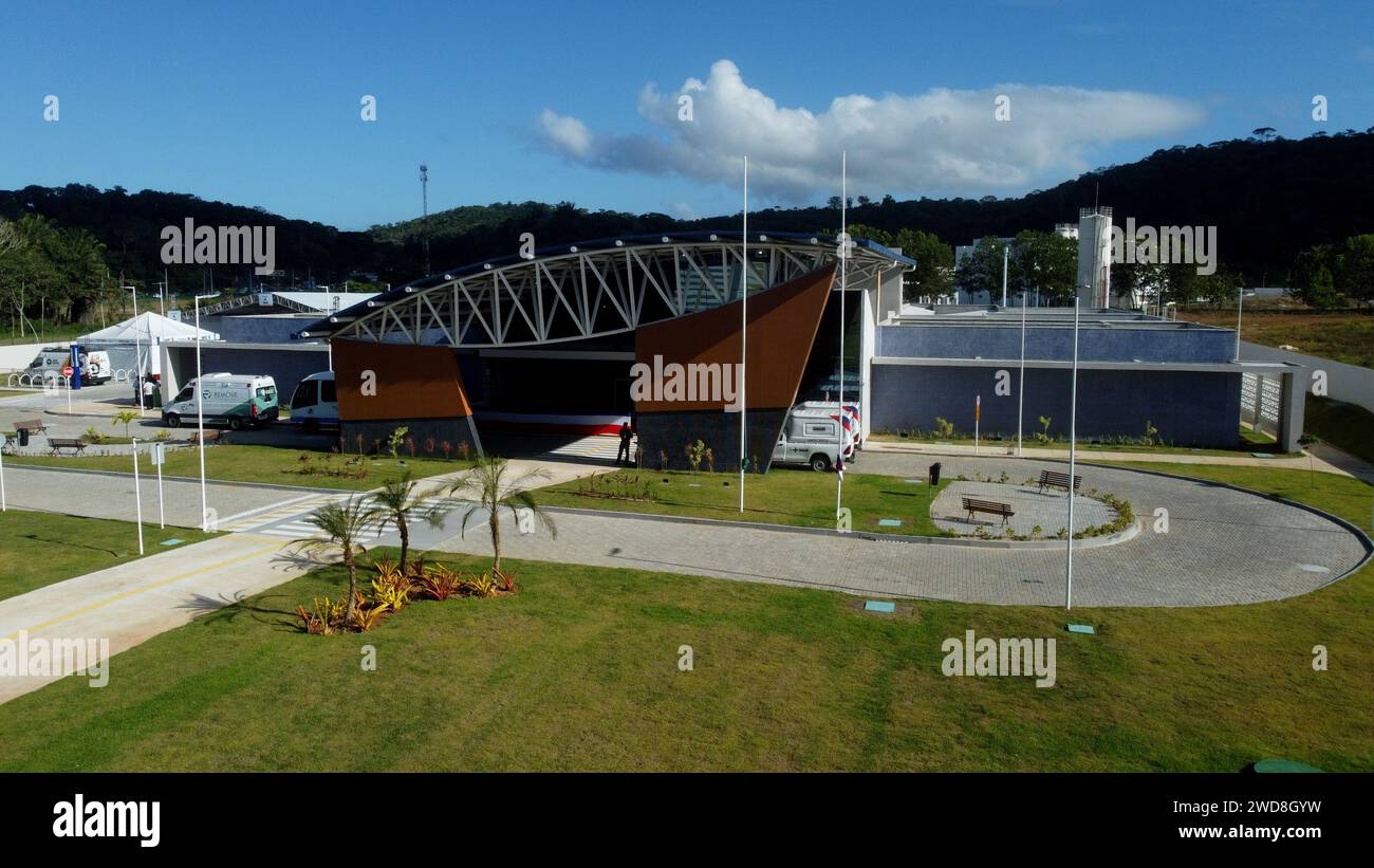 ilheus, bahia, brasilien - 10. dezember 2023: Ansicht einer Poliklinik für Gesundheit durch das einheitliche Gesundheitssystem in der Stadt Ilhues. Stockfoto