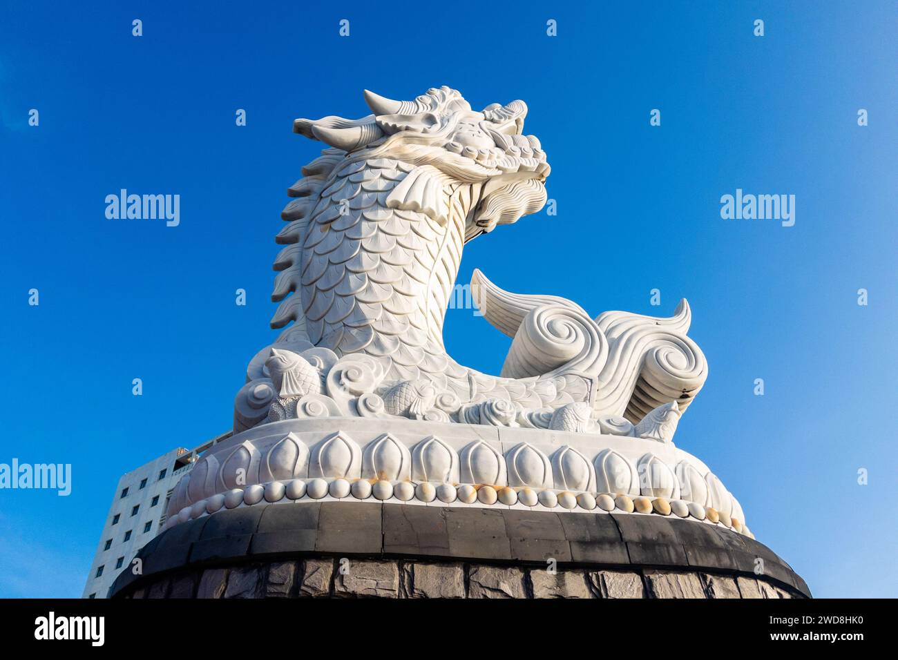 drachenkarpfenstatue, das Wahrzeichen von danang in vietnam Stockfoto