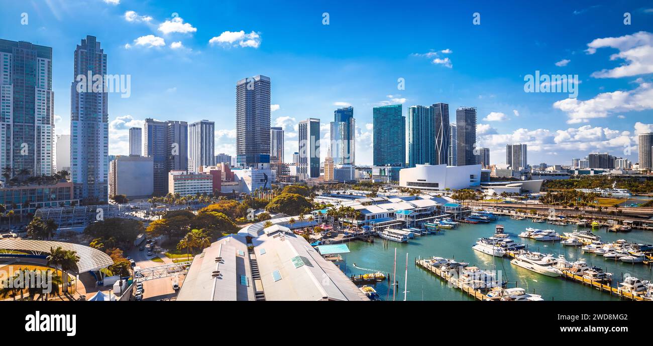 Panoramablick auf die Skyline von Miami Downtown Bayside, Bundesstaat Florida, Vereinigte Staaten von Amerika Stockfoto