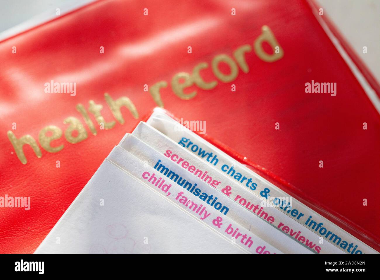 London, Großbritannien. Januar 2023. Impfungen für Kinder: Die United Kingdon Health Security Agency (UKHSA) warnte heute vor Masern-Ausbrüchen aufgrund der niedrigen Immunisierungsraten in den letzten Jahren. Nur 85% der Kinder beginnen mit zwei Dosen MMR-Impfstoff in die Schule, während eine Rate von 95% für die Herdenimmunität erforderlich ist. Quelle: Anna Watson/Alamy Live News Stockfoto