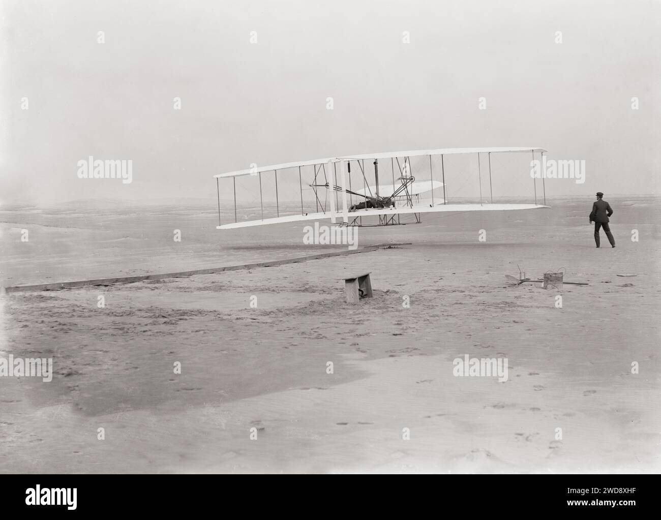 Wright Brothers - erster Flug 120 Fuß in 12 Sekunden, 10,35 Uhr Kitty Hawk, North Carolina - retuschiert Stockfoto