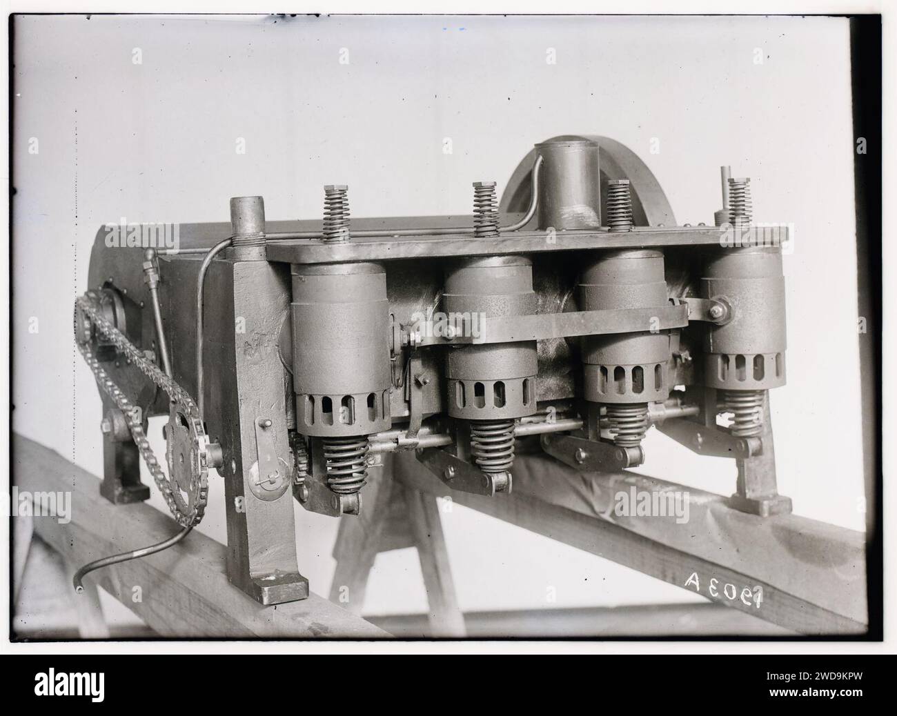1903 Wright Flyer horizontaler 4-Zylinder-Motor links vorn. Stockfoto