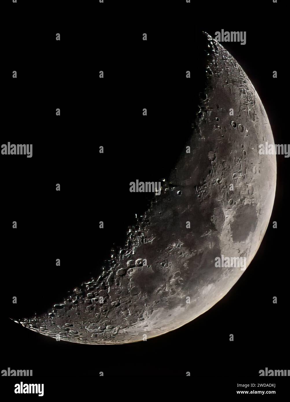Der Mond Durch Teleskop, Der Halbmond Wächst Stockfoto