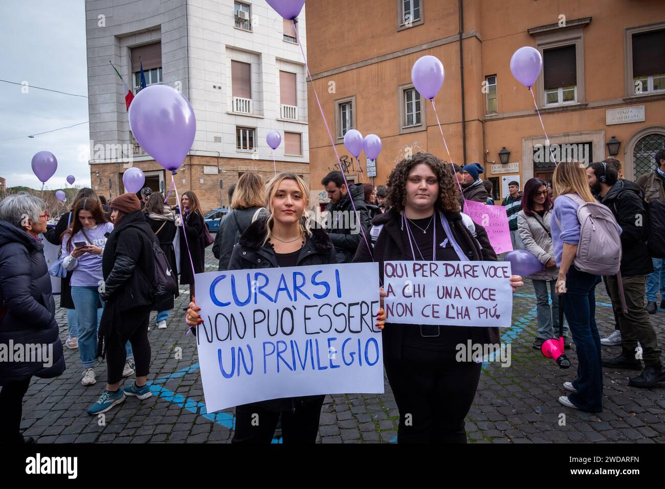 Rom, Rm, Italien. Januar 2024. Aktivisten und Bürger versammeln sich vor dem Gesundheitsministerium, um gegen das niedrige Budget zu protestieren, das zur Bekämpfung und Prävention von Essstörungen eingesetzt wird. (Kreditbild: © Marco Di Gianvito/ZUMA Press Wire) NUR REDAKTIONELLE VERWENDUNG! Nicht für kommerzielle ZWECKE! Stockfoto