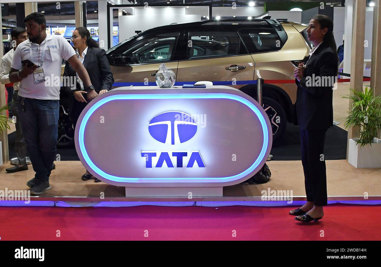 Ein Tata-Logo wird auf der lebendigen Gujarat Global Trade Show in Ahmedabad ausgestellt. Die Vibrant Gujarat Global Trade Show ist eine Plattform, die indische und internationale Investoren dazu bringt, in den Staat zu investieren, um so Geschäfts- und Beschäftigungsmöglichkeiten für Tausende von Menschen zu schaffen und die Wirtschaft zu stärken. Stockfoto