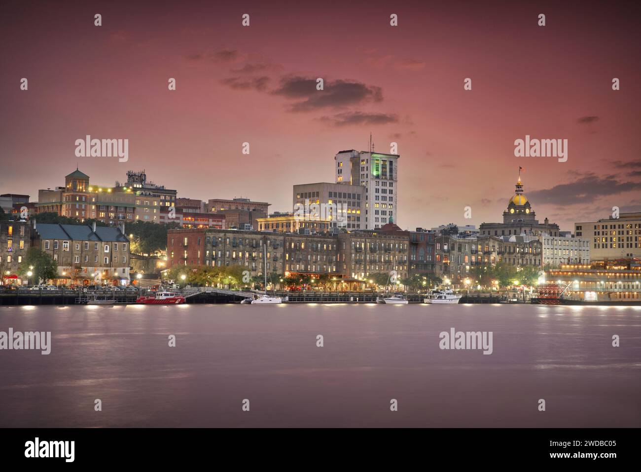Foto vom Stadtblick von Savannah Georgia und dem Fluss Stockfoto