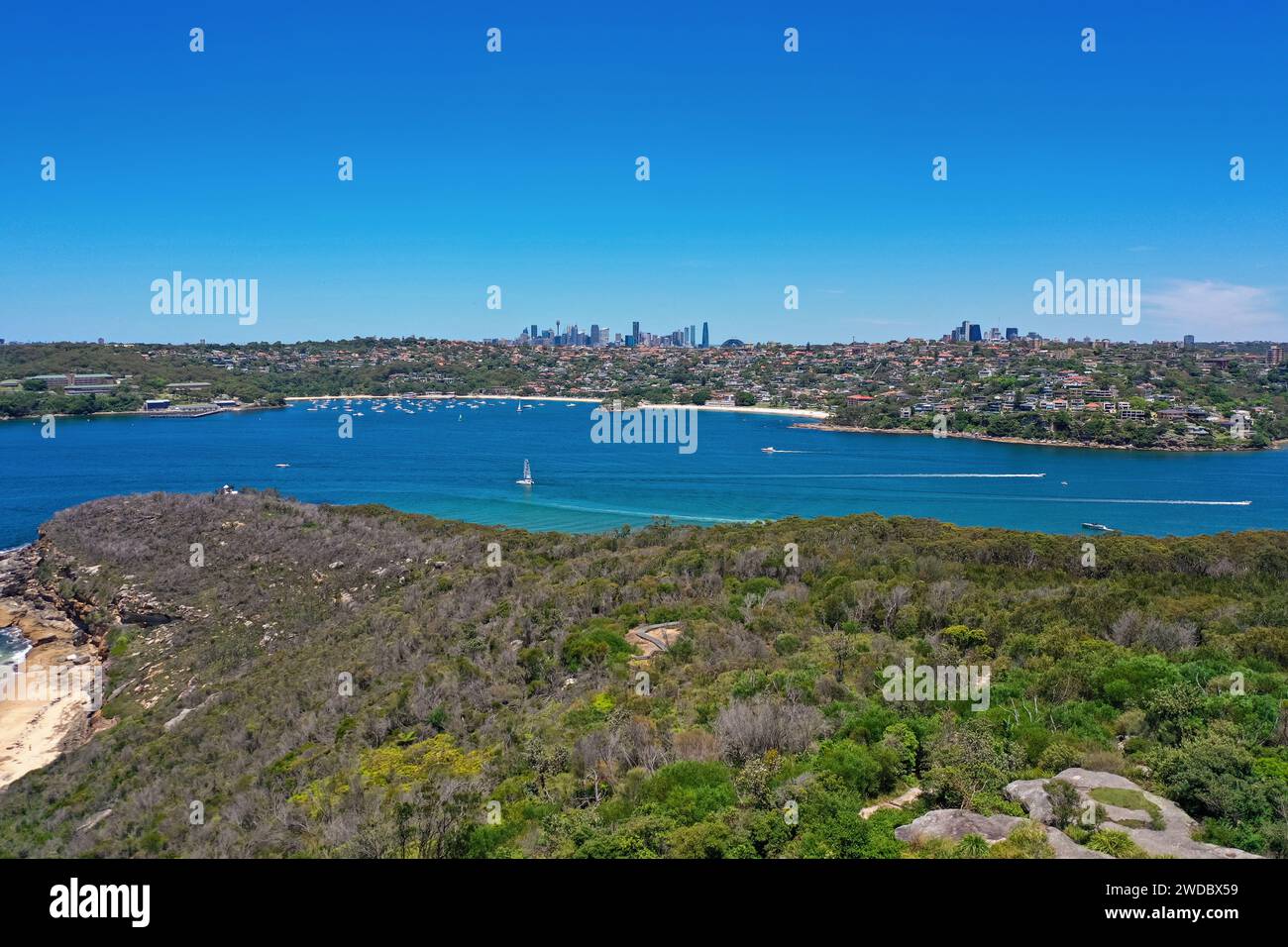 Wunderschöner Blick auf Balmoral Beach und Edwards Beach im Vorort Mosman, Sydney, New South Wales, Australien. CBD, Nordsyd Stockfoto