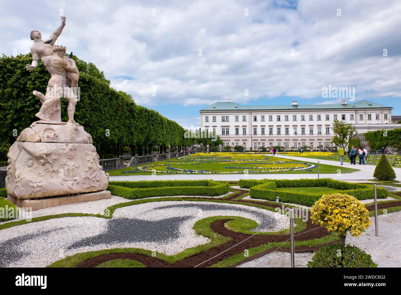 Der Pflaumengarten Mirabelle mit Schloss in Salzburg, Städtereise, Reise, Urlaub, Tourismus, Gebäude, historisch, Barock, Österreich Stockfoto