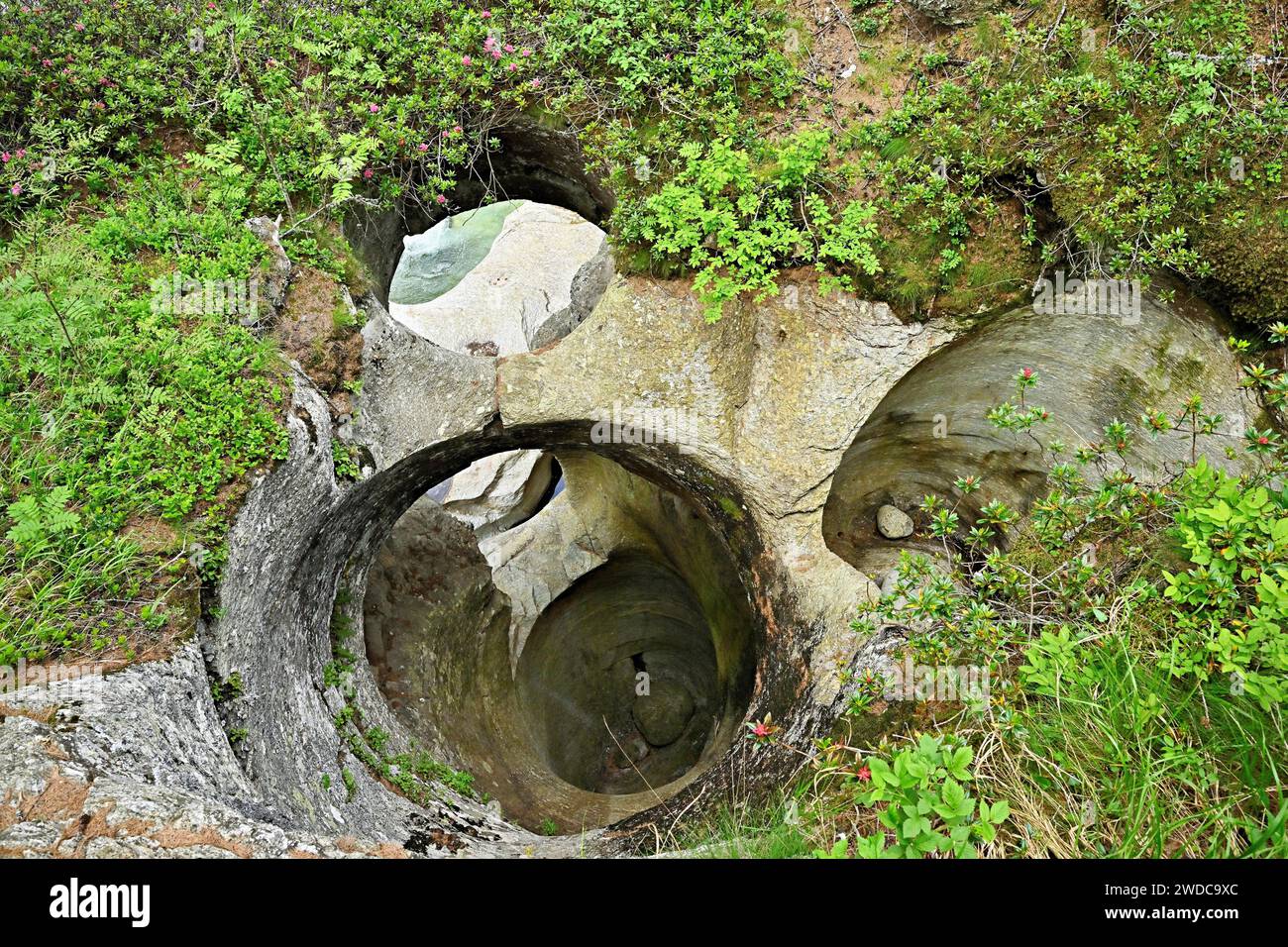 Gletschermühlen im Gletschergarten Cavaglia, Poschiavo, Puschlav, Kanton Graubünden, Schweiz Stockfoto