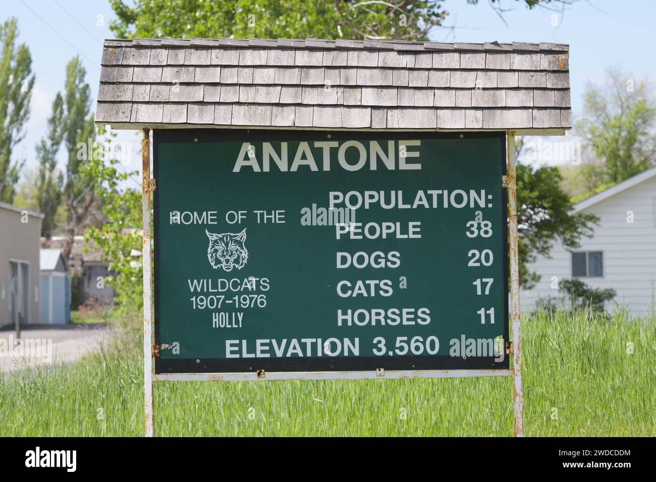 Anatone, WA, USA - 24. Mai 2023; Populationszeichen in Anatone Washington mit Höhenangaben und Tiernummern Stockfoto
