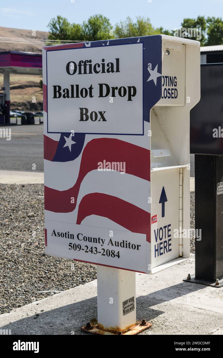 Asotin, WA, USA – 24. Mai 2023; offizielle Wahlurne im Asotin County Washington Stockfoto